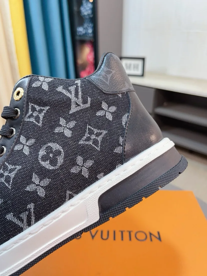Men's shoes💰420🌹🌹[LV] The latest masterpiece of high-top men's shoes: the upper is made of first-layer cowhide imported from Italy with special materials➕full genuine leather lining🔥, making walking more convenient and comfortable! Exclusive new style, stunning work [color]! Create a fashionable personality to set off your uniqueness! A must-have for trendy men! Classic🔥Number: 38-44